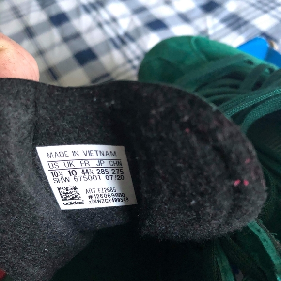 Green and red Adidas Gazelle trainers - Picture 5 of 6